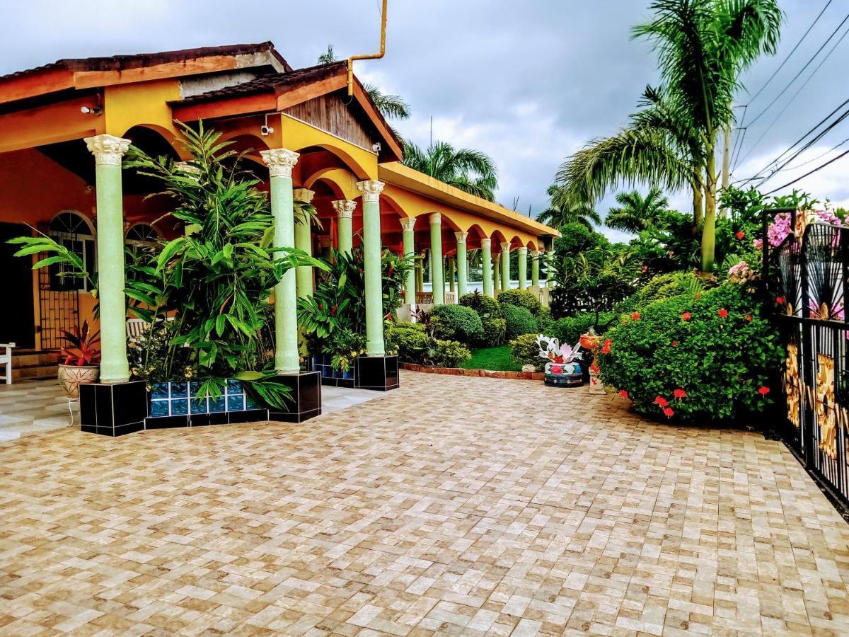 Chateau Margarita Ja Montego Bay Eksteriør billede